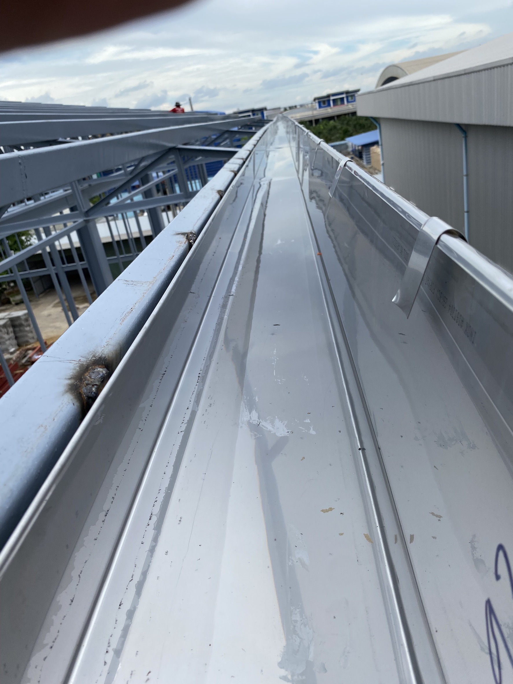 14 - https://เคเครางน้ําฝน.com | บริการรับติดตั้งรางน้ำฝนครบวงจร สแตนเลส ไวนิล SCG VG สำหรับบ้านและโรงงาน ออกแบบฟรีโดยช่างประสบการณ์กว่า 10 ปี เชื่อมอาร์กอนมาตรฐาน รับประกันงานติดตั้ง 2 ปี ให้บริการทั่วกรุงเทพ ปทุมธานี และจังหวัดใกล้เคียง