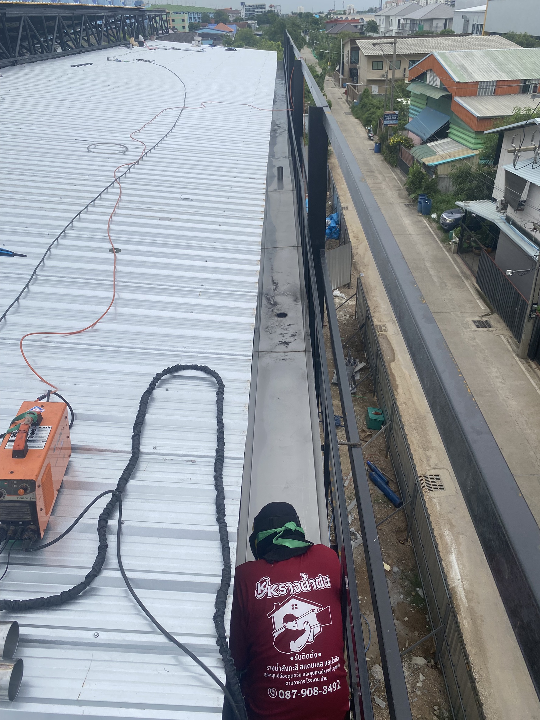 21 - https://เคเครางน้ําฝน.com | บริการรับติดตั้งรางน้ำฝนครบวงจร สแตนเลส ไวนิล SCG VG สำหรับบ้านและโรงงาน ออกแบบฟรีโดยช่างประสบการณ์กว่า 10 ปี เชื่อมอาร์กอนมาตรฐาน รับประกันงานติดตั้ง 2 ปี ให้บริการทั่วกรุงเทพ ปทุมธานี และจังหวัดใกล้เคียง