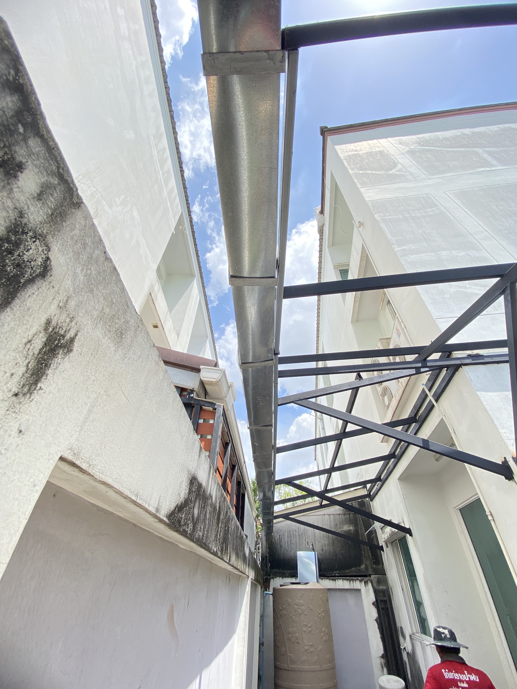 33 - https://เคเครางน้ําฝน.com | บริการรับติดตั้งรางน้ำฝนครบวงจร สแตนเลส ไวนิล SCG VG สำหรับบ้านและโรงงาน ออกแบบฟรีโดยช่างประสบการณ์กว่า 10 ปี เชื่อมอาร์กอนมาตรฐาน รับประกันงานติดตั้ง 2 ปี ให้บริการทั่วกรุงเทพ ปทุมธานี และจังหวัดใกล้เคียง