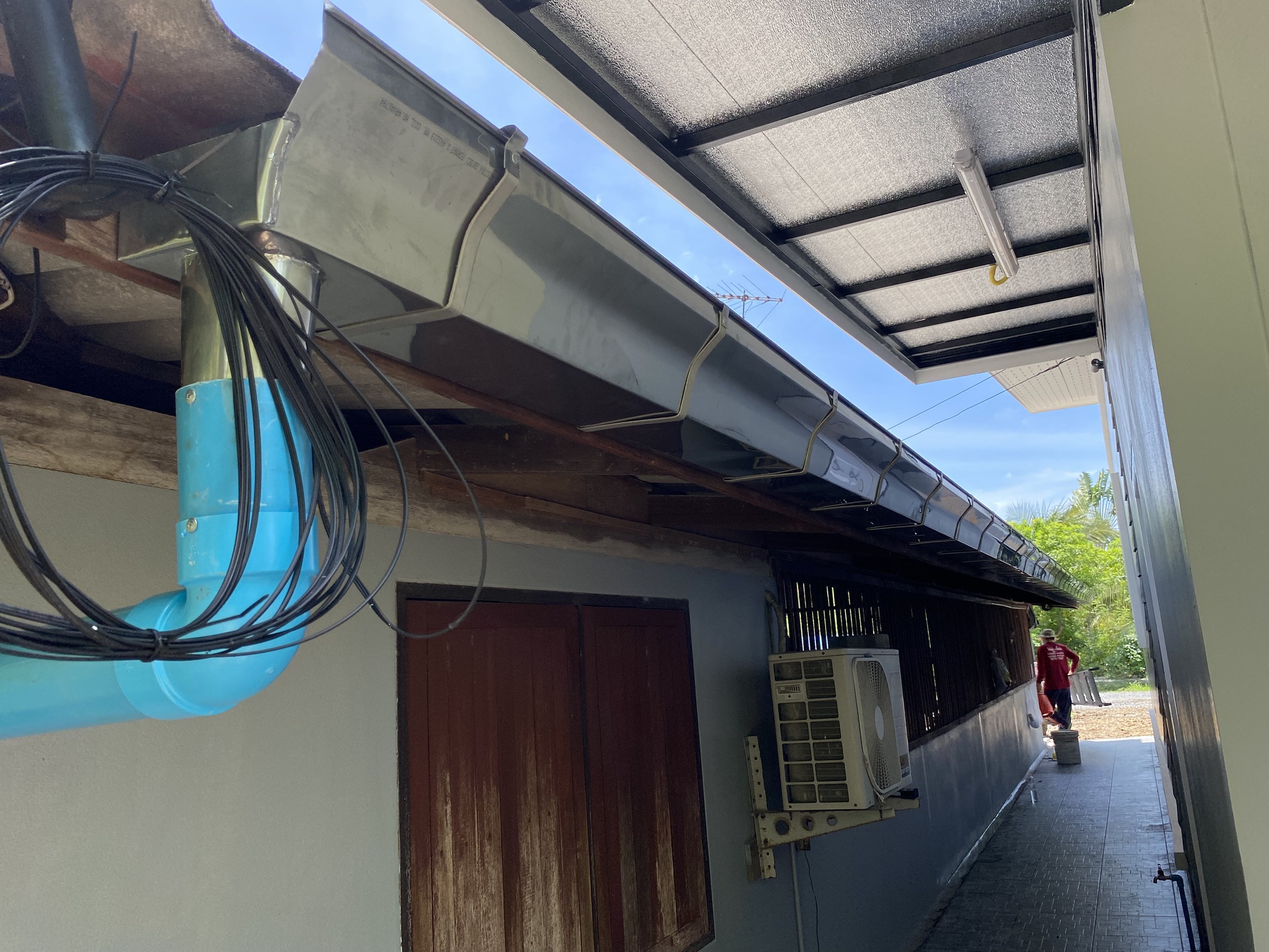 50 - https://เคเครางน้ําฝน.com | บริการรับติดตั้งรางน้ำฝนครบวงจร สแตนเลส ไวนิล SCG VG สำหรับบ้านและโรงงาน ออกแบบฟรีโดยช่างประสบการณ์กว่า 10 ปี เชื่อมอาร์กอนมาตรฐาน รับประกันงานติดตั้ง 2 ปี ให้บริการทั่วกรุงเทพ ปทุมธานี และจังหวัดใกล้เคียง