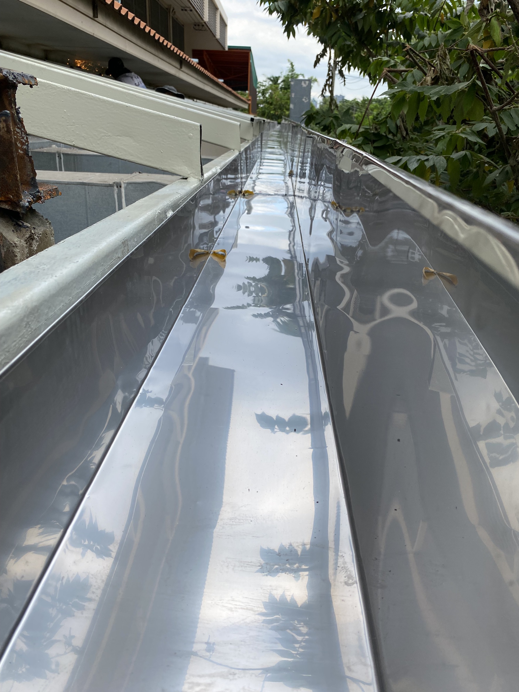 บริการรับติดตั้งรางน้ำฝนครบวงจร สแตนเลส ไวนิล SCG VG สำหรับบ้านและโรงงาน ออกแบบฟรีโดยช่างประสบการณ์กว่า 10 ปี เชื่อมอาร์กอนมาตรฐาน รับประกันงานติดตั้ง [..]